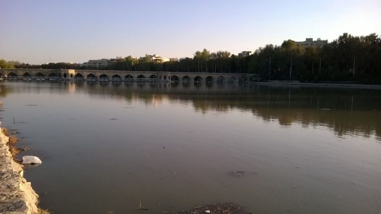 سی و سه پل اصفهان